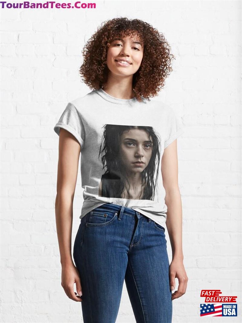 Girl Without Makeup And Black Hair Classic T-Shirt Unisex 29Uf193675 – Utopia Fashion