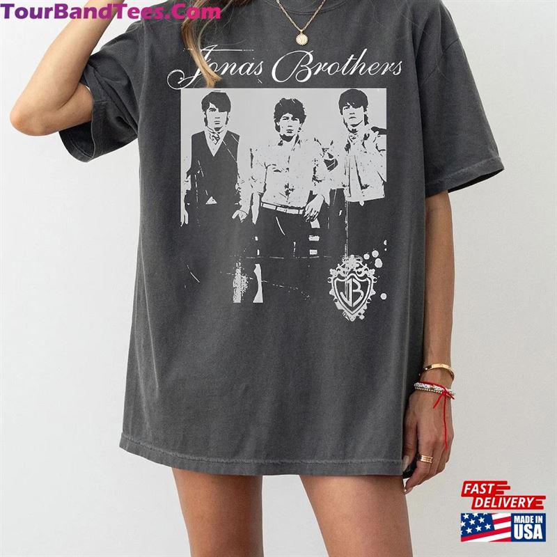 Jonas Brothers Vintage T-Shirt Five Albums One Night Tour Shirt Sweatshirt Unisex 29Uf194036 – Utopia Fashion