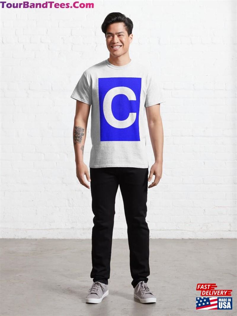 Letter C In White With Blue Background Classic T-Shirt Unisex 29Uf201439 – Utopia Fashion