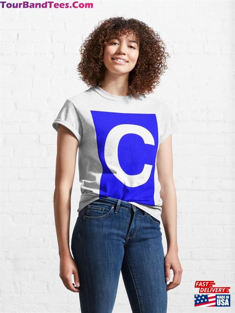 Letter C In White With Blue Background Classic T-Shirt Unisex 29Uf201439 – Utopia Fashion