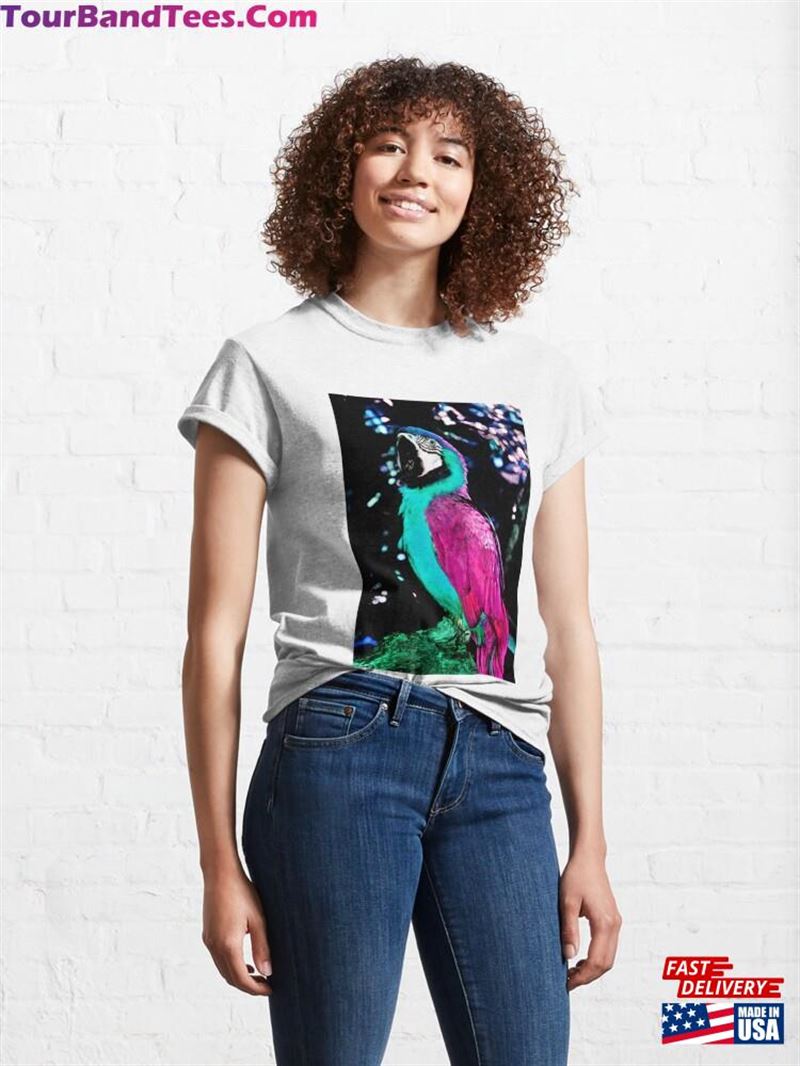 Parrot Looking At Something Classic T-Shirt Unisex 29Uf192931 – Utopia Fashion